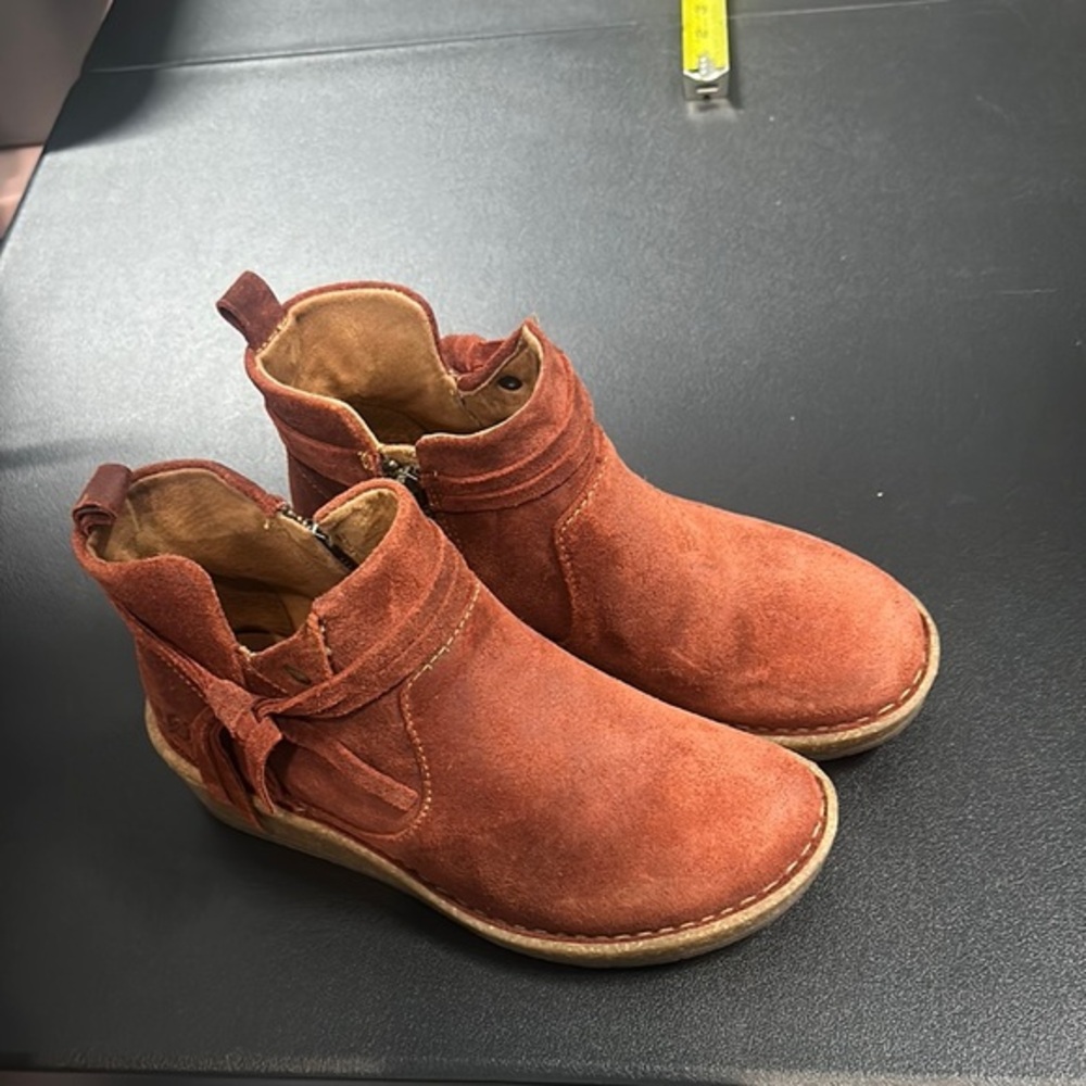 Born Women's Rust Suede Ankle Booties